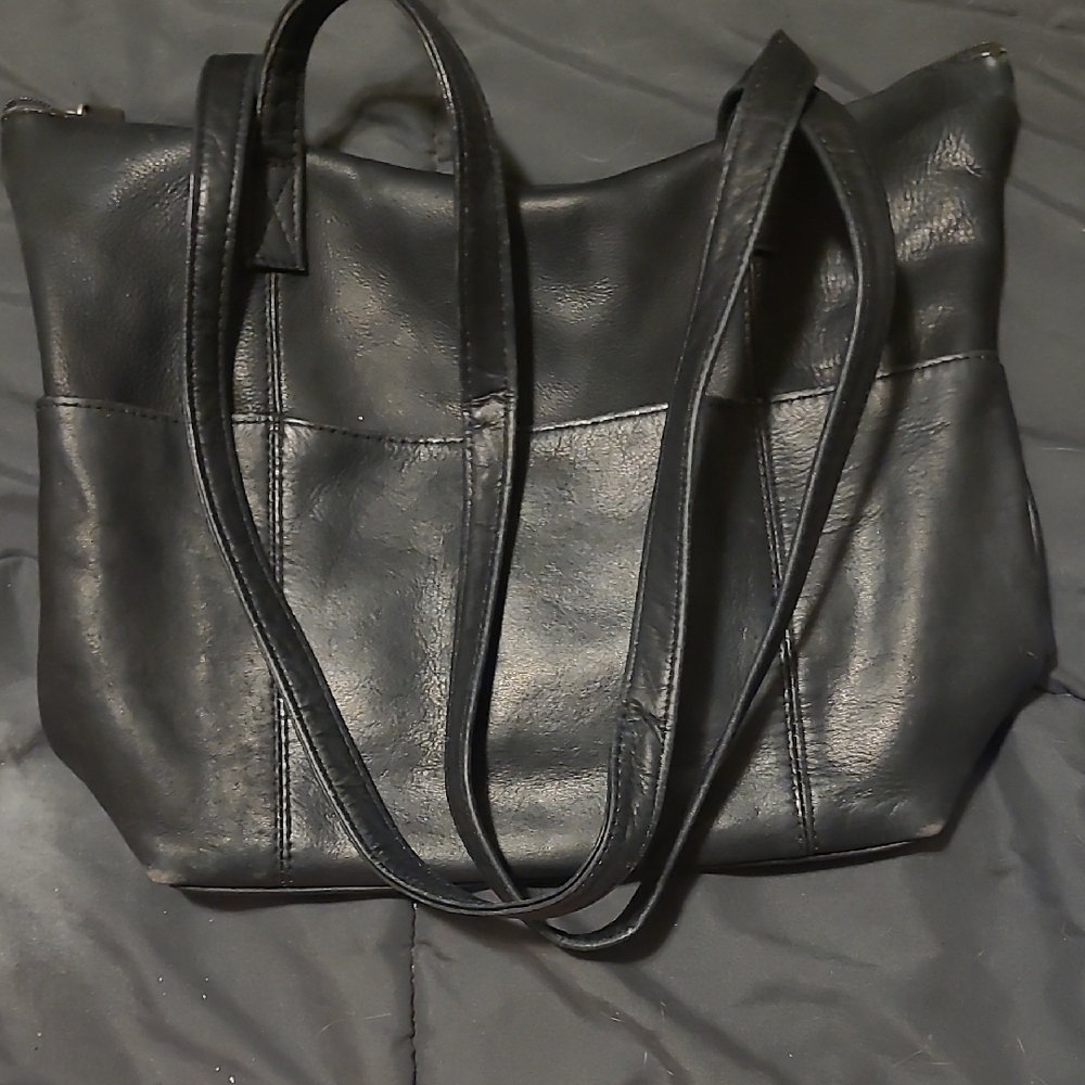 Genuine Leather Black Shoulder Bag Made in Colombia – 13.5"x9.5"x4.25"